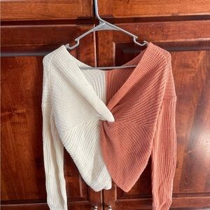 No Boundaries V-Neck Colorblock Sweater - Cream and tan